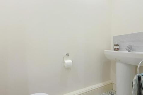 GROUND FLOOR W/C