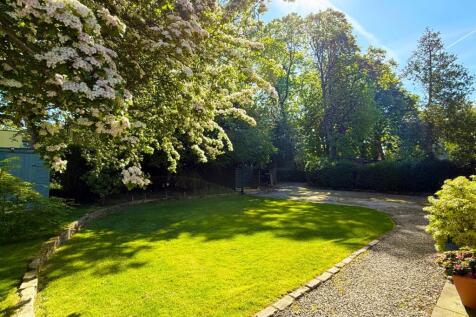 FRONT GARDENS