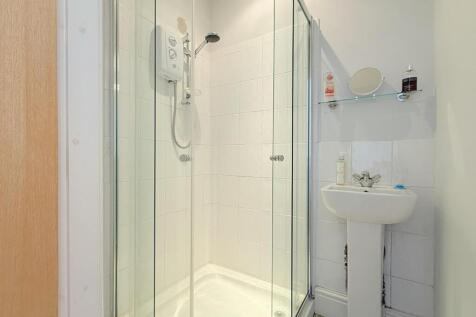 ENSUITE SHOWER ROOM