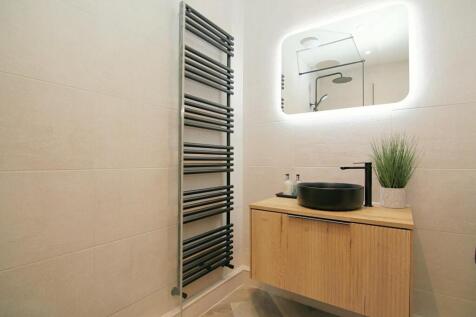 HOUSE BATHROOM
