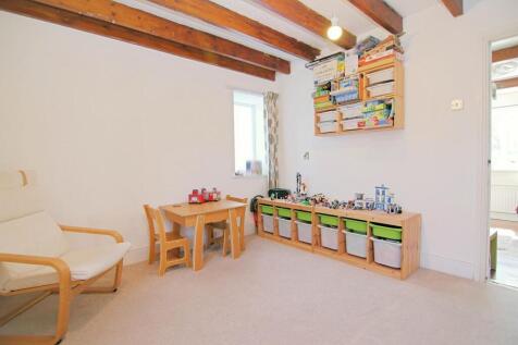 PLAY ROOM