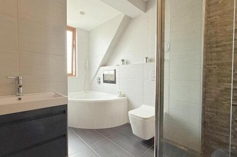 HOUSE BATHROOM