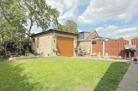 REAR GARDEN/GARAGE