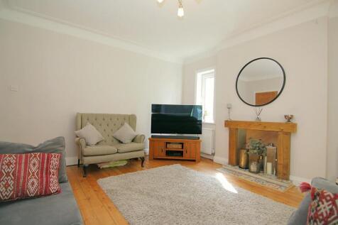 SITTING /DINING ROOM
