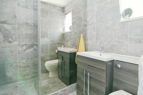 GROUND FLOOR BATHROOM