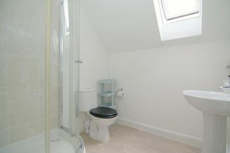 BATHROOM (SECOND FLOOR)