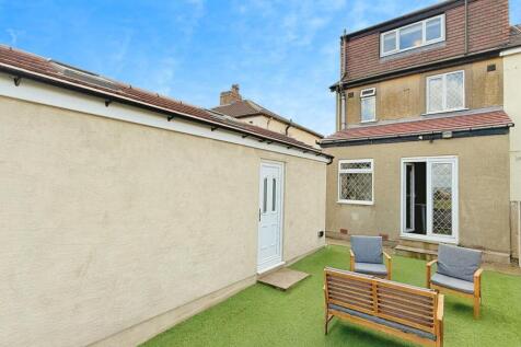 GARDEN/REAR ELEVATION