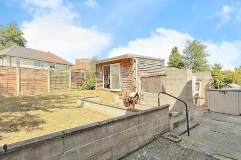 GARDEN &amp; OUTBUILDING