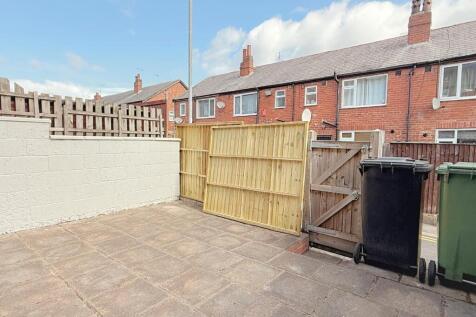 REAR COURTYARD