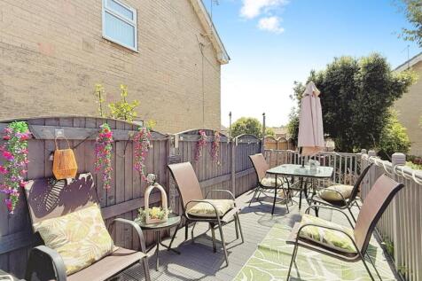SUN DECKING
