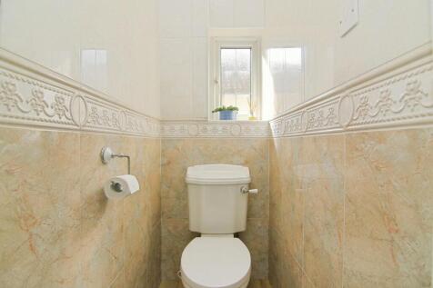 FIRST FLOOR WC