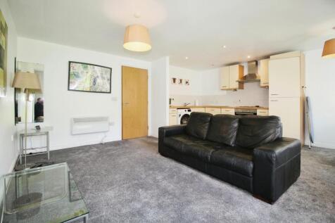 LIVING/KITCHEN