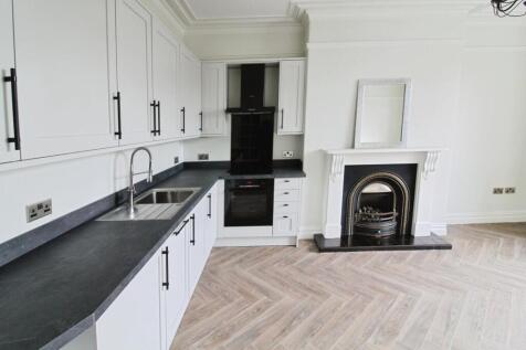 KITCHEN/LOUNGE
