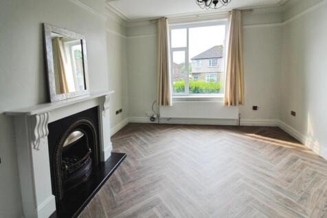 KITCHEN/LOUNGE