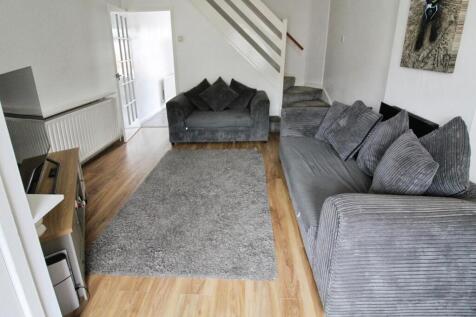 LIVING ROOM: