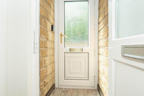 Entrance Hallway: