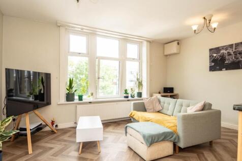 Living Room: