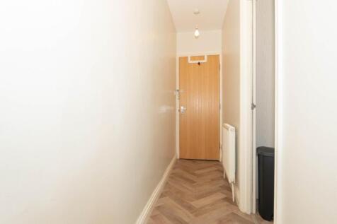 Entrance Hallway: