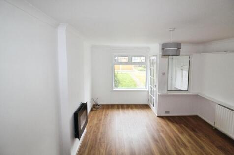 LIVING ROOM: