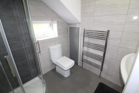 UPSTAIRS BATHROOM