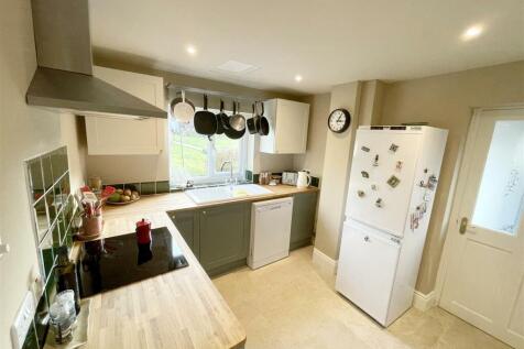 Kitchen 1.jpeg