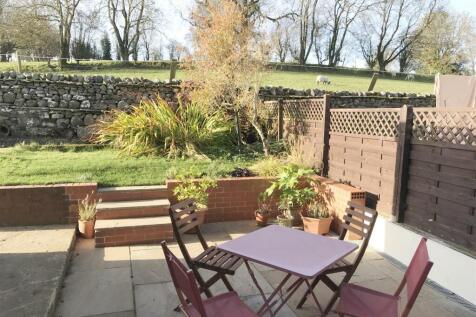 Rear Patio.jpeg