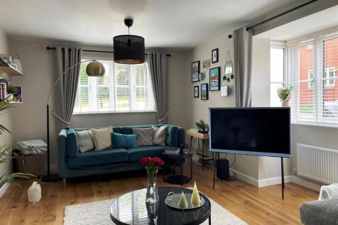 11 Ludlow Lane - Living Room 1.JPG