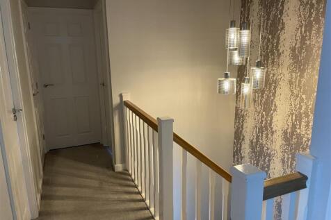 11 Ludlow Lane - Landing.JPG