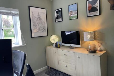 11 Ludlow Lane - Bed 4.JPG