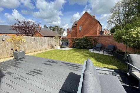 11 Ludlow Lane - Garden.JPG