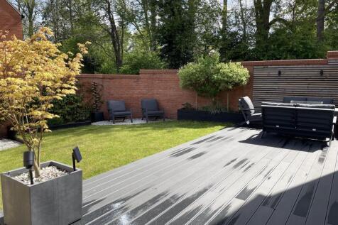 11 Ludlow Lane - Garden 2.JPG