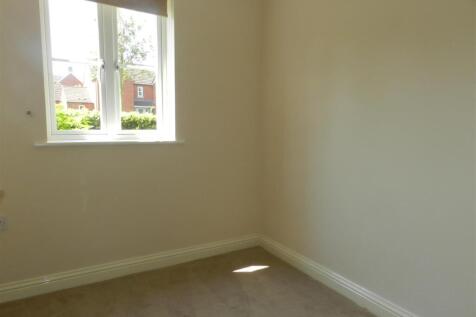 34 Plough Close bed 2.jpg