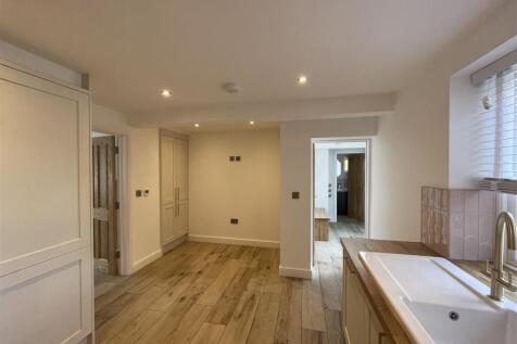 2 Manor Cottages - Kitchen Diner.JPG