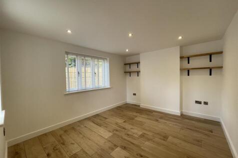 2 Manor Cottages - Dining Room.JPG