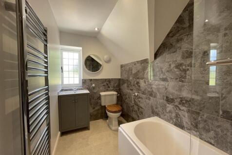 2 Manor Cottages - Bathroom.JPG