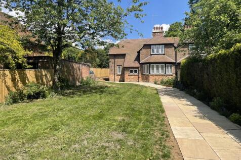 2 Manor Cottages - Front Garden.JPG