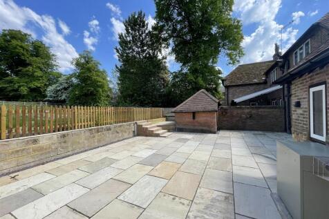 2 Manor Cottages - Rear Garden.JPG