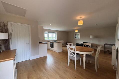 Tews End Cottage - Open Plan Living.jpg