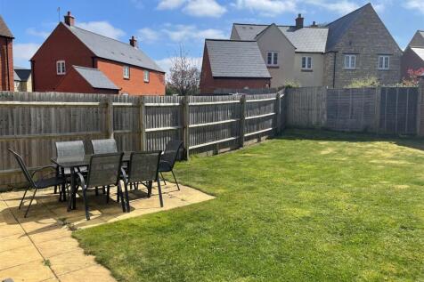 12 Timms Lane - Patio.jpg