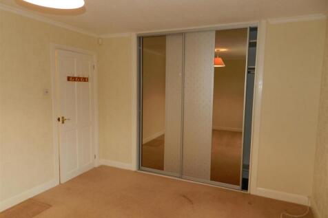 19 Livingstone road bedroom 2.JPG