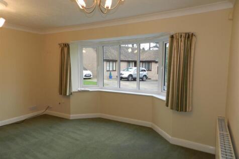 19 Livingstone Road Lounge.JPG