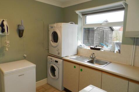 19 Livingstone road Utility room.JPG