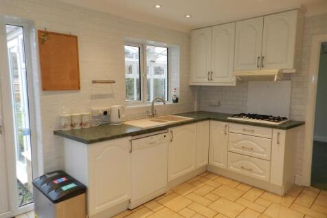 19 Livingstone Roasd Kitchen .JPG
