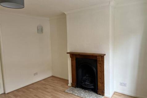 16 Church Street - Lounge 1.jpg