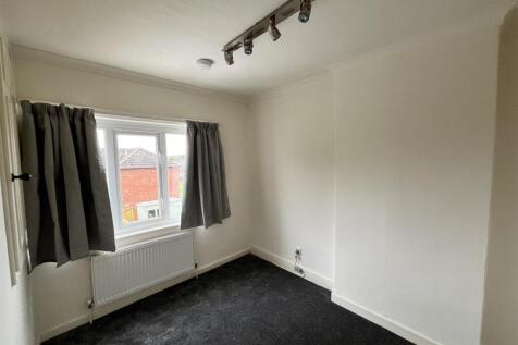 16 Church Street - Bed 1.jpg