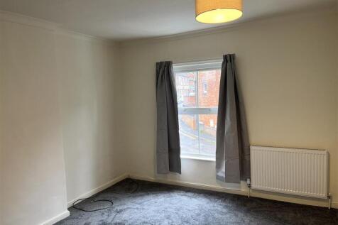 16 Church Street - Bed 2.jpg