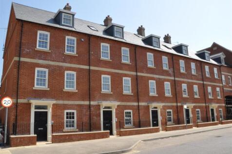 36 Moat House - Front.JPG
