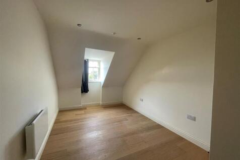 36 Moat House - Bedroom 2.jpg