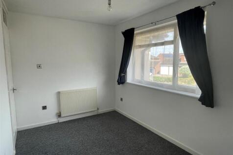 73 Christchurch Drive - Bed 1 (1).jpg