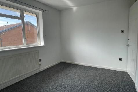 73 Christchurch Drive - Bed 2.jpg